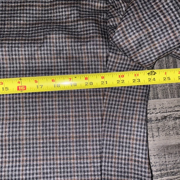 Ermenegildo Zegna 100% Wool Plaid Print Blazer for MEN​​ - Picture 12 of 15